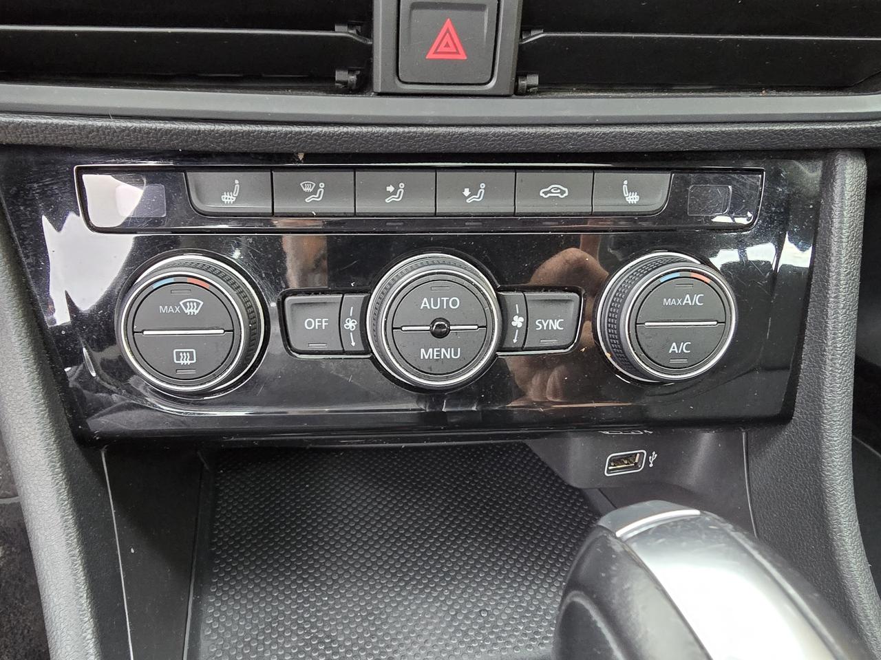 2019 Volkswagen Jetta HIGHLINE Photo