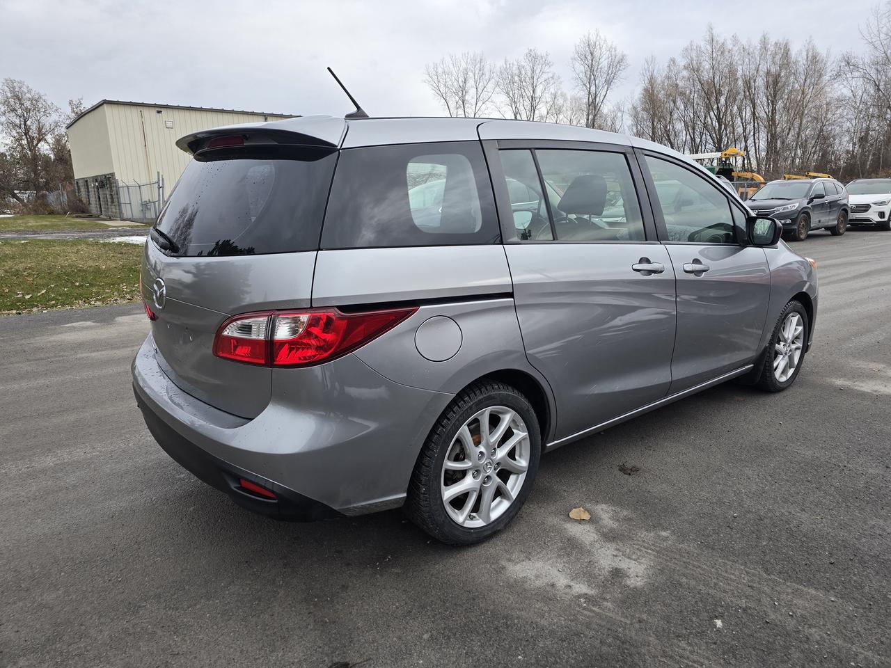 2017 Mazda MAZDA5 Touring Photo