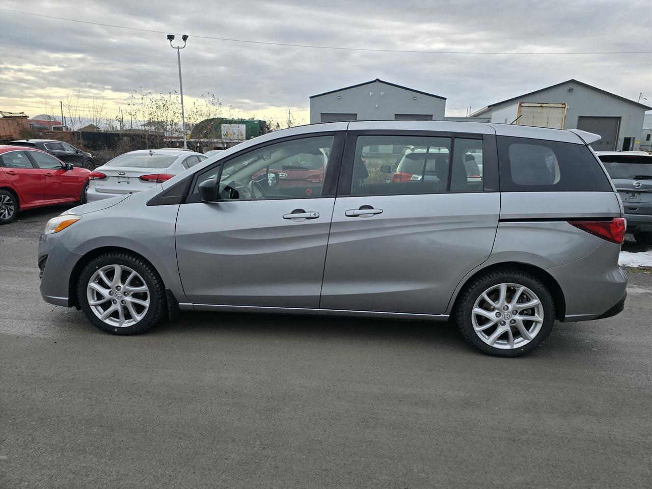 2017 Mazda MAZDA5 Touring Photo