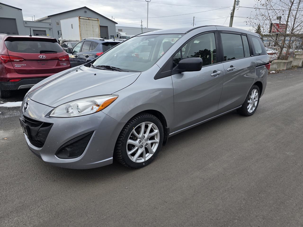 2017 Mazda MAZDA5 Touring Photo