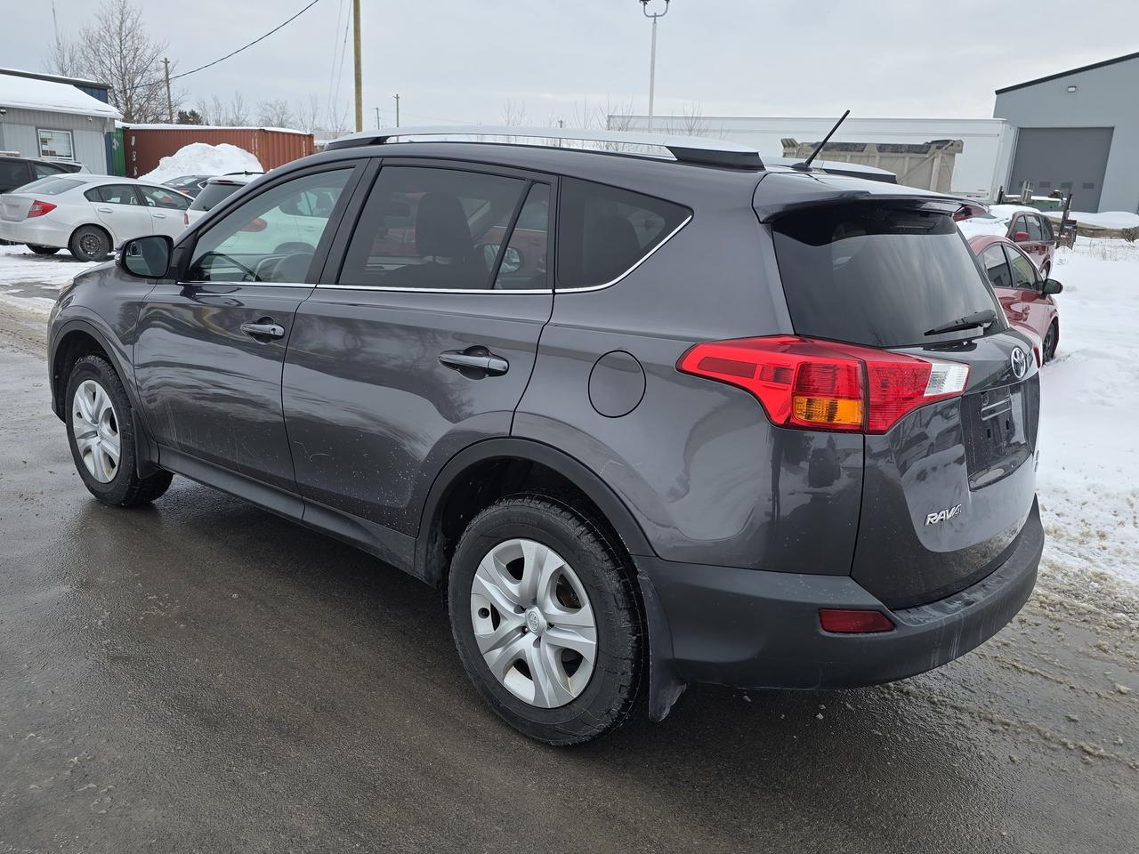 2015 Toyota RAV4 LE Photo