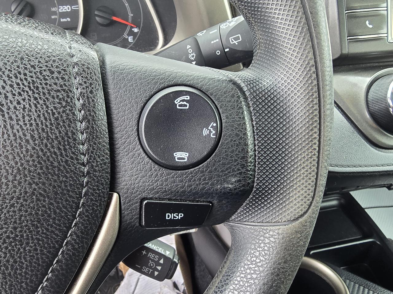 2015 Toyota RAV4 LE Photo