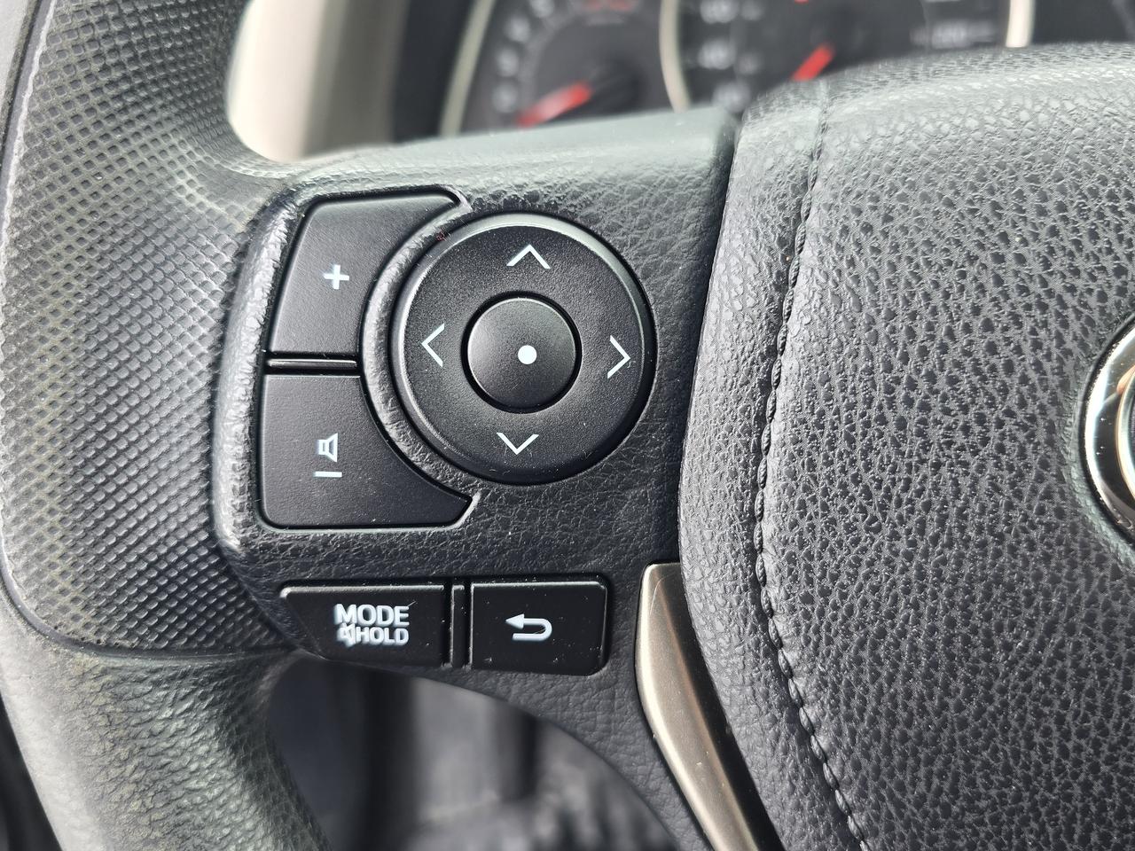 2015 Toyota RAV4 LE Photo