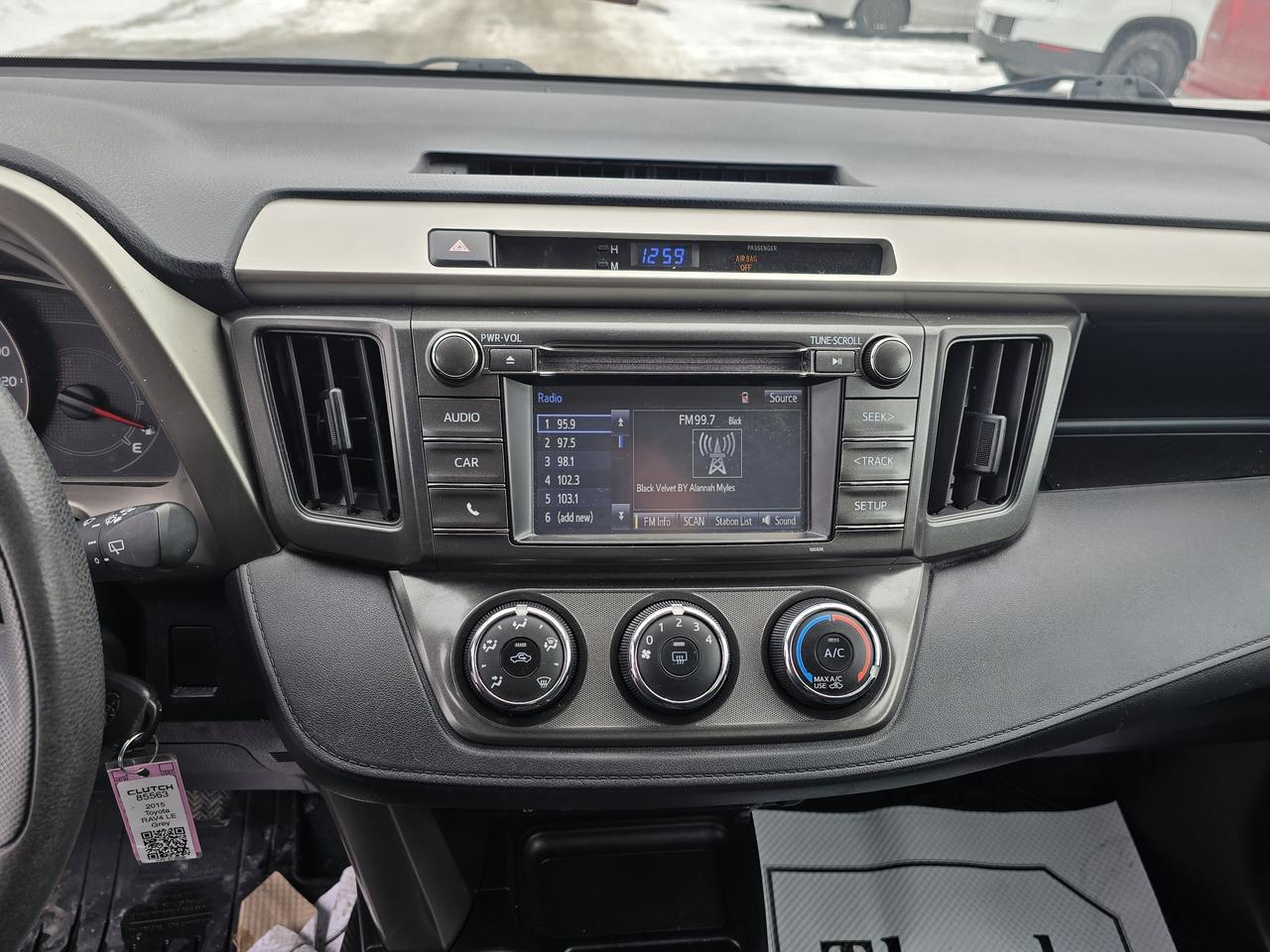 2015 Toyota RAV4 LE Photo