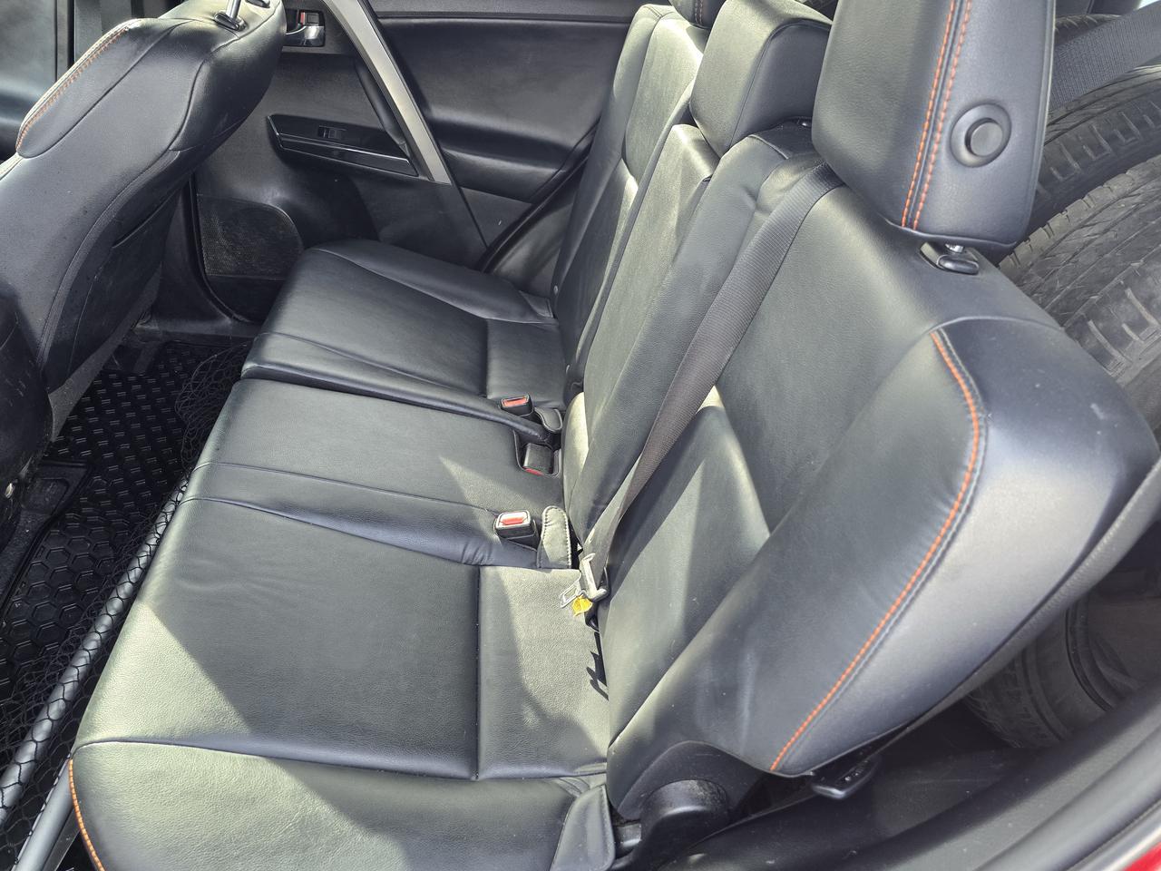 2016 Toyota RAV4 se Photo