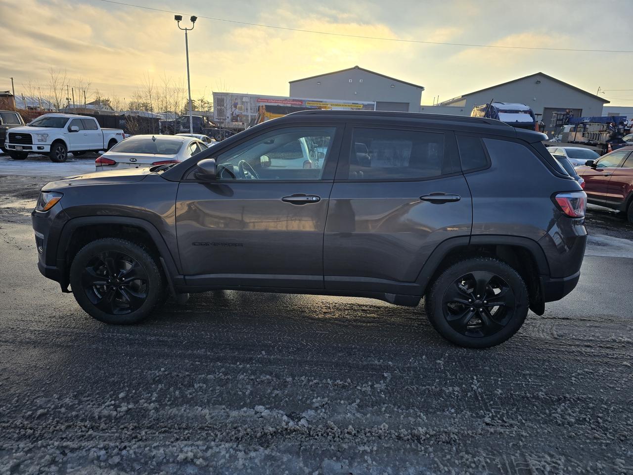 2018 Jeep Compass NORTH Photo