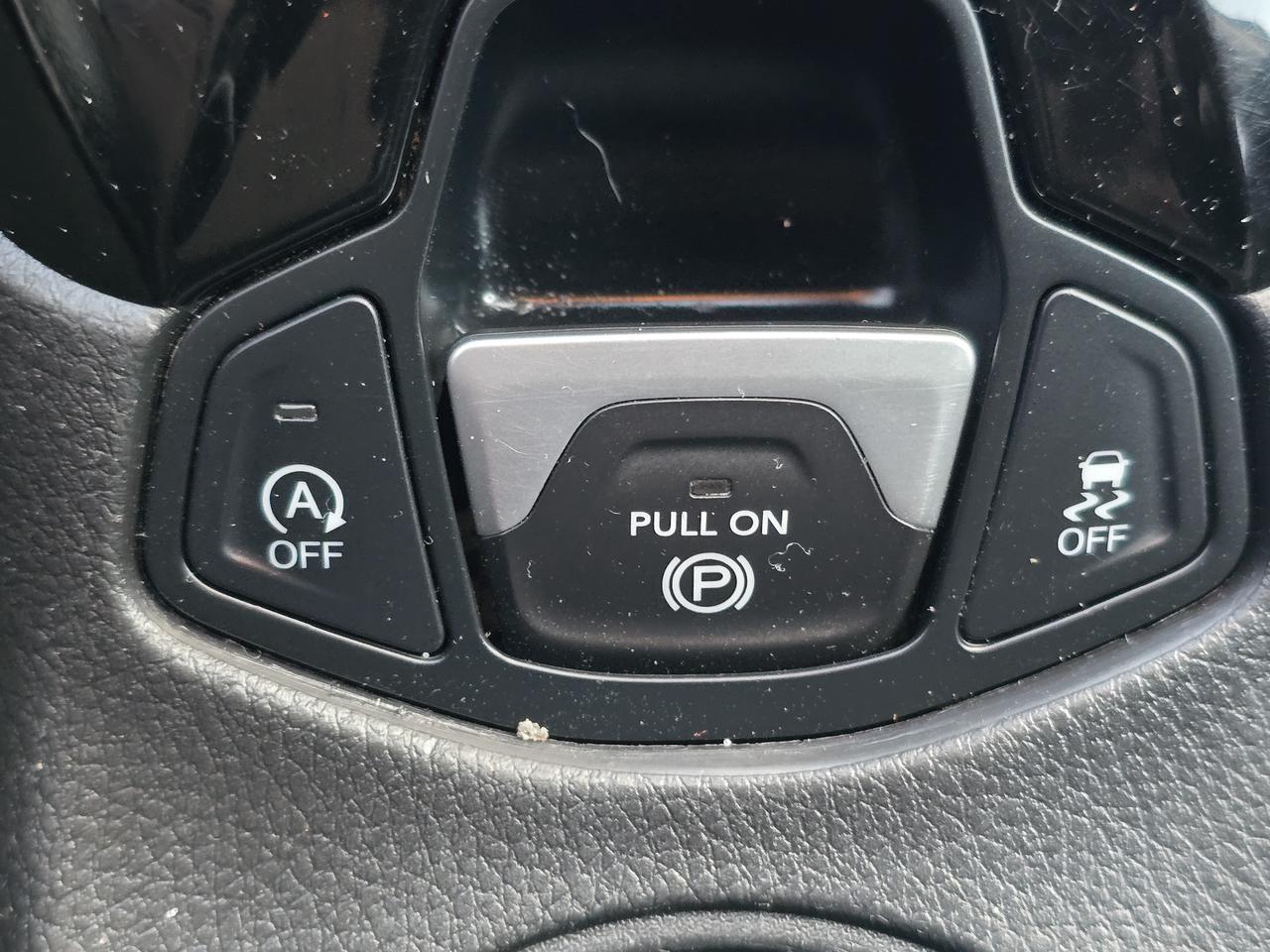 2018 Jeep Compass NORTH Photo