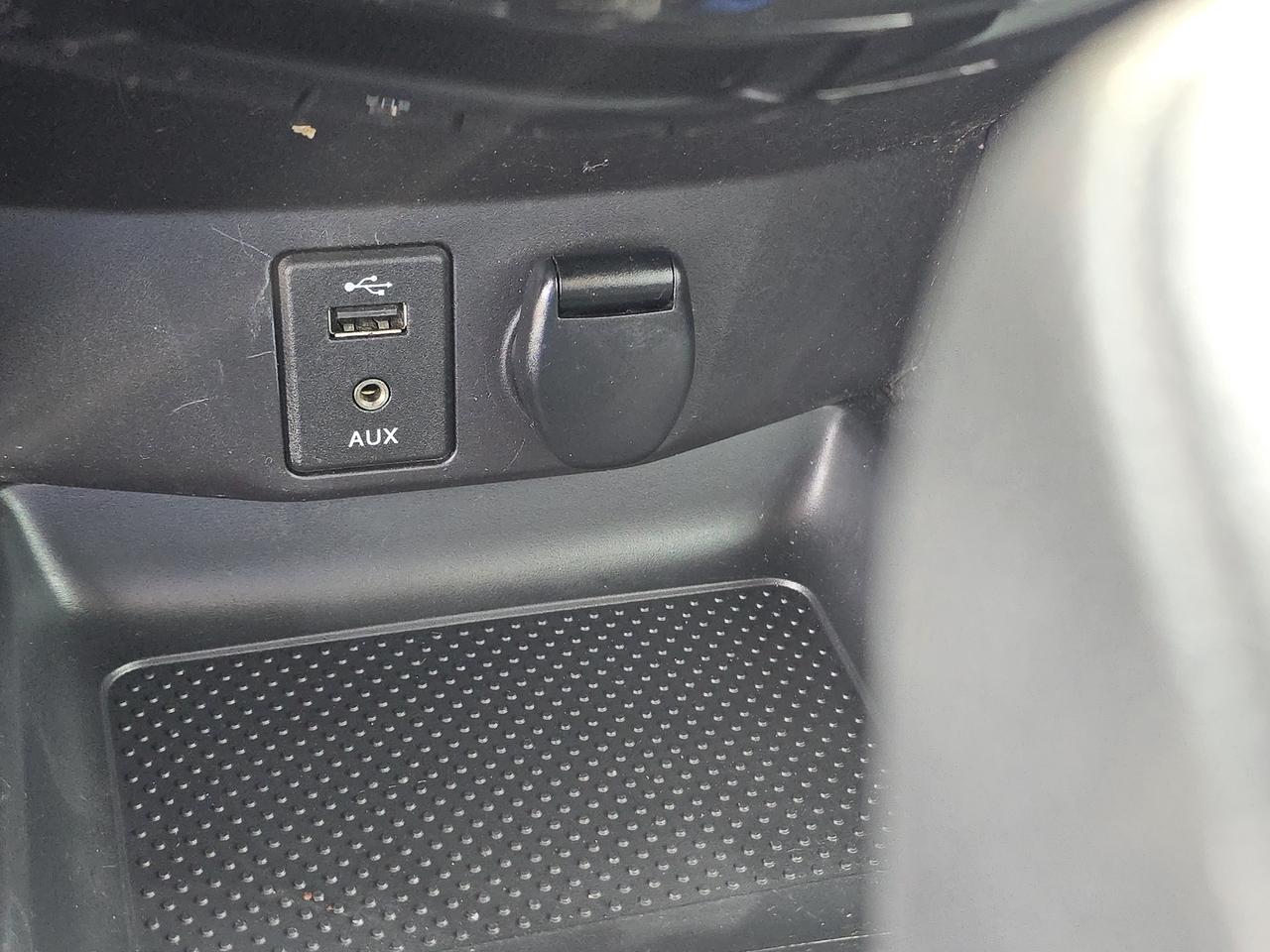 2016 Nissan Rogue SV Photo