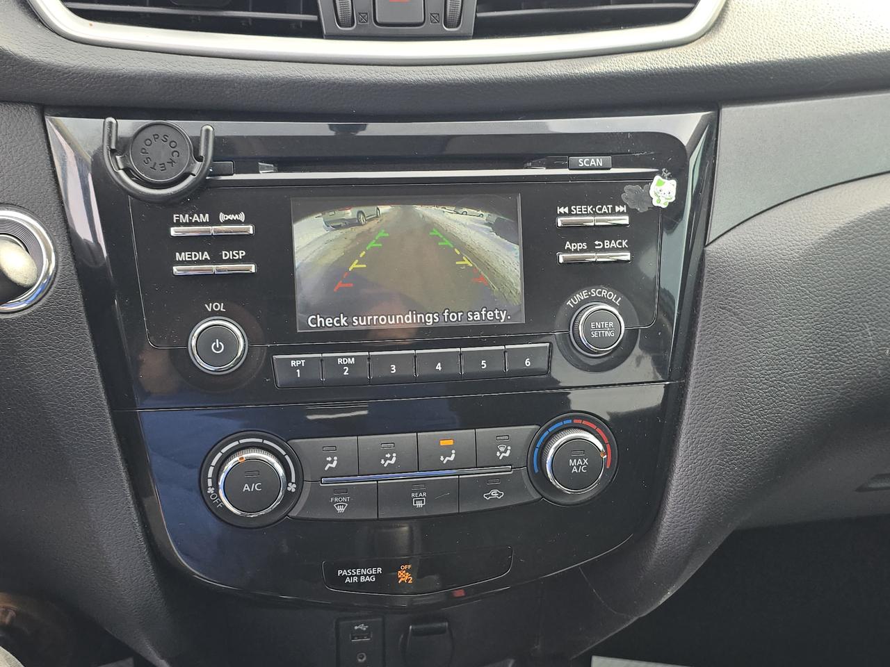 2016 Nissan Rogue SV Photo