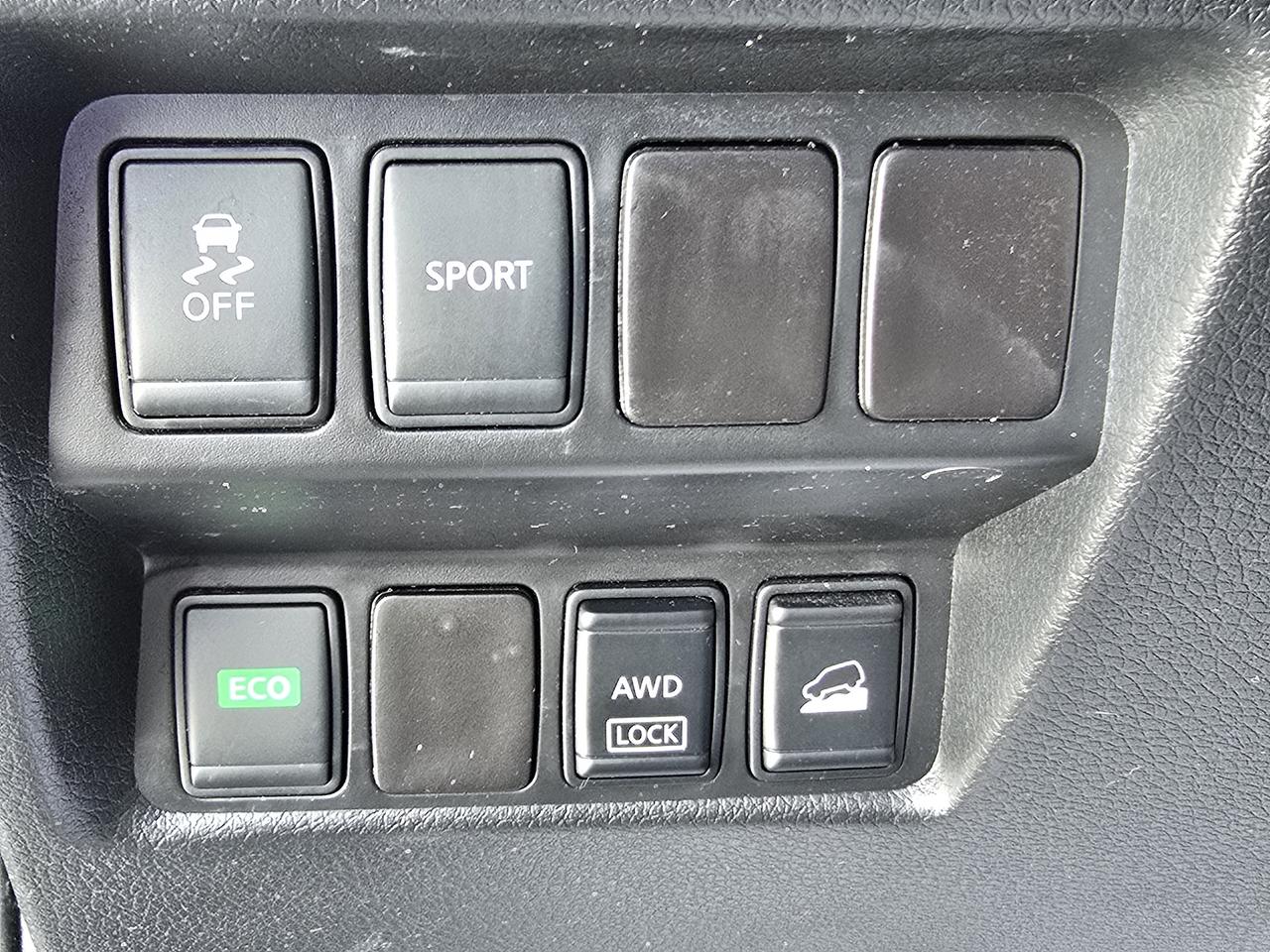 2016 Nissan Rogue SV Photo