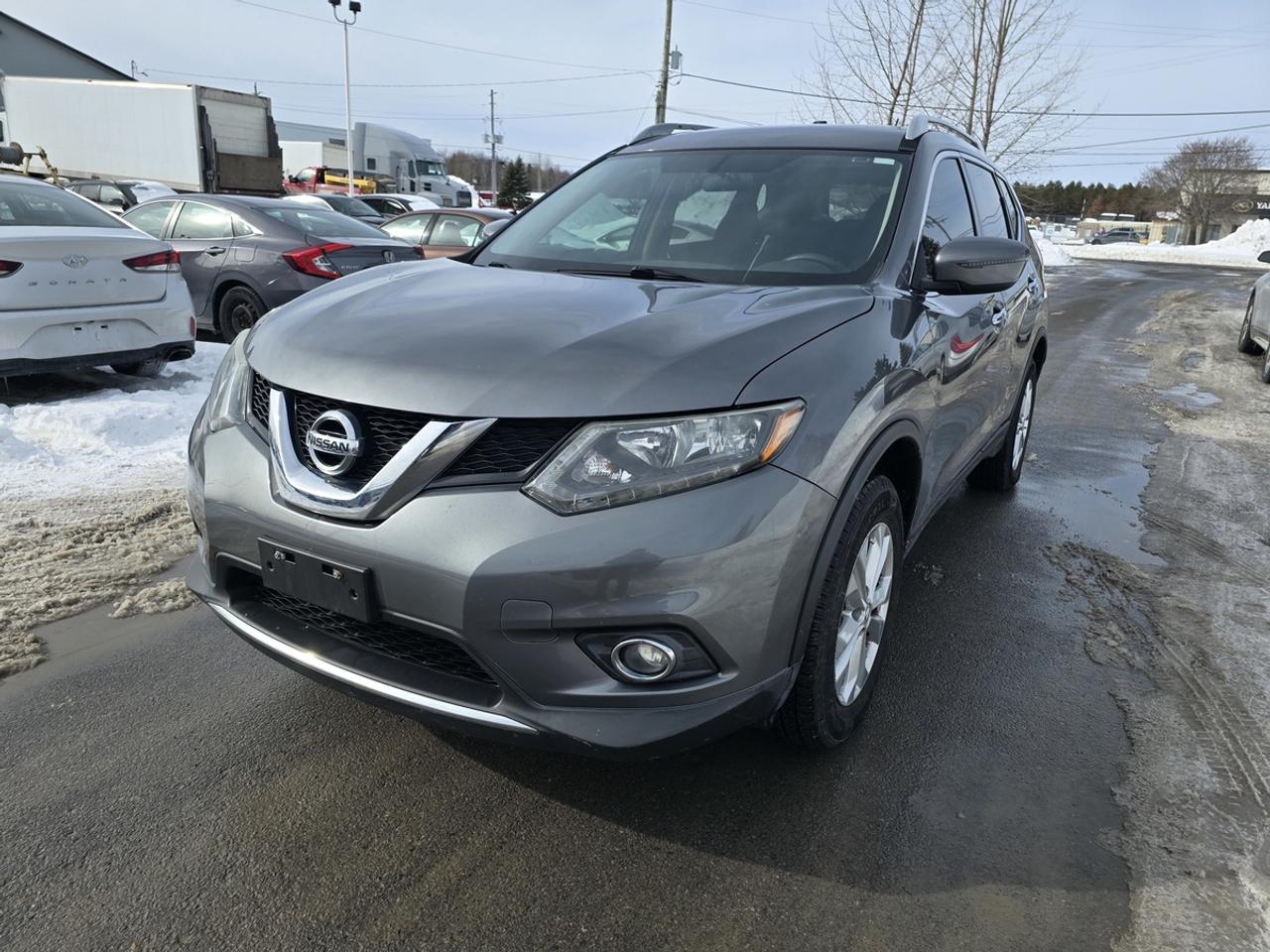 2016 Nissan Rogue SV Photo
