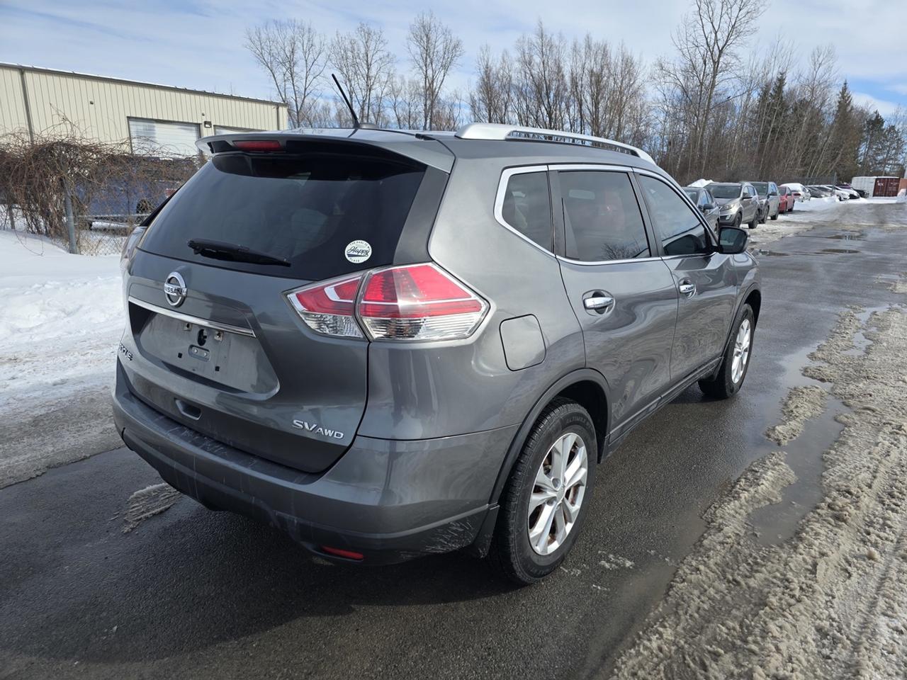 2016 Nissan Rogue SV Photo