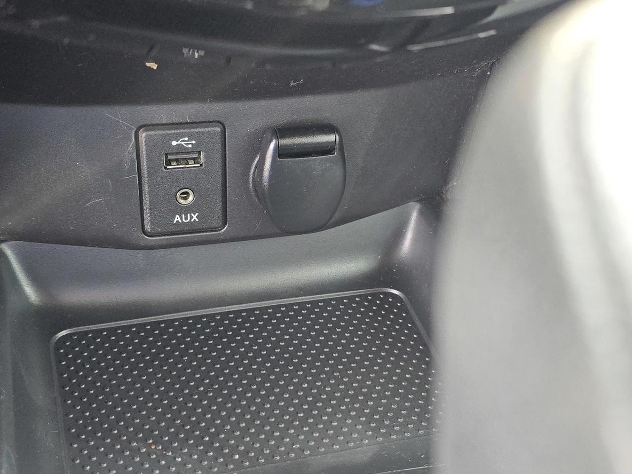 2016 Nissan Rogue SV Photo