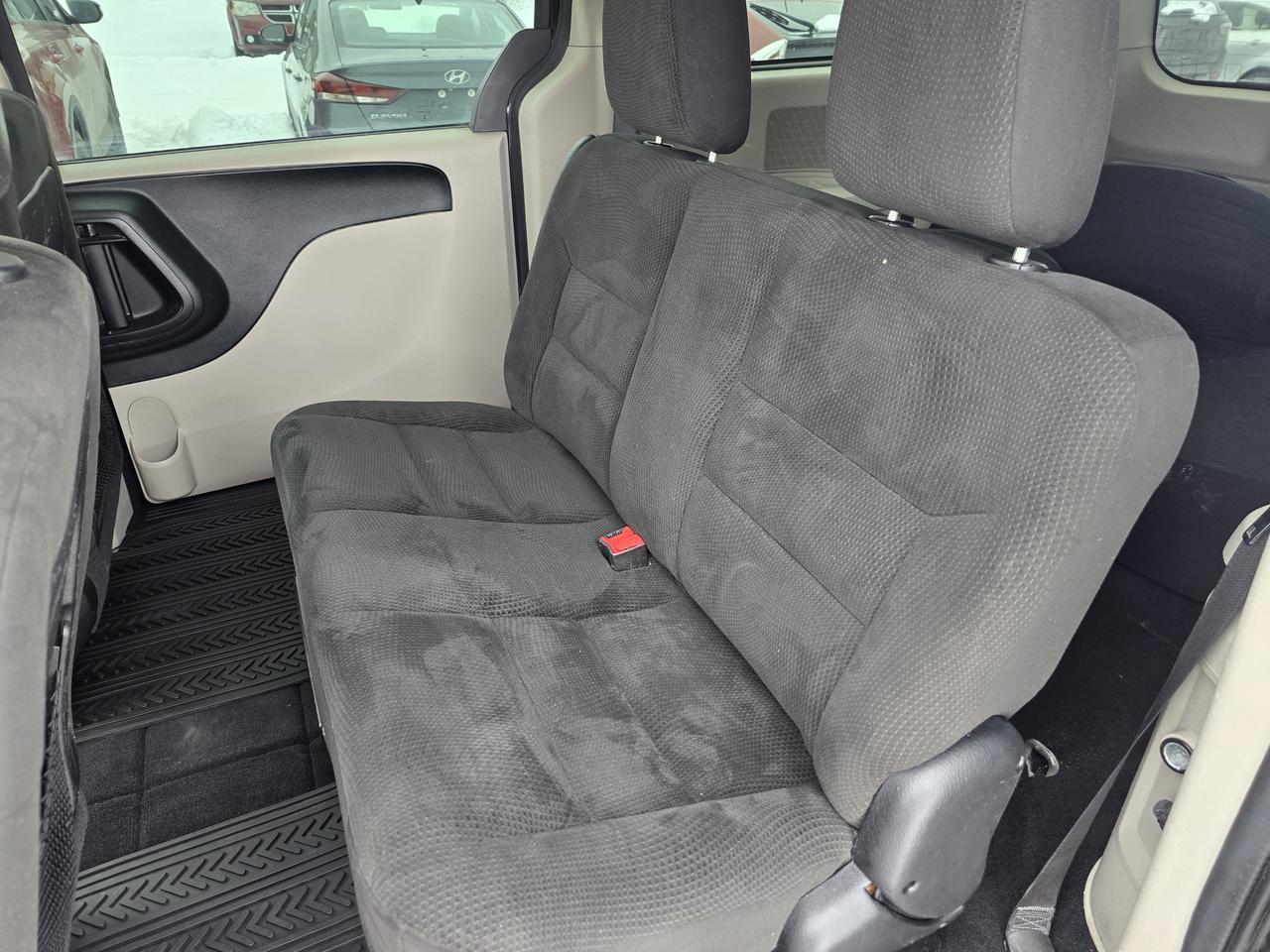 2016 Dodge Grand Caravan SE Photo