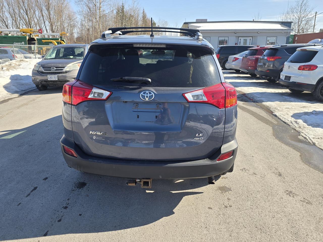 2014 Toyota RAV4 LE Photo4