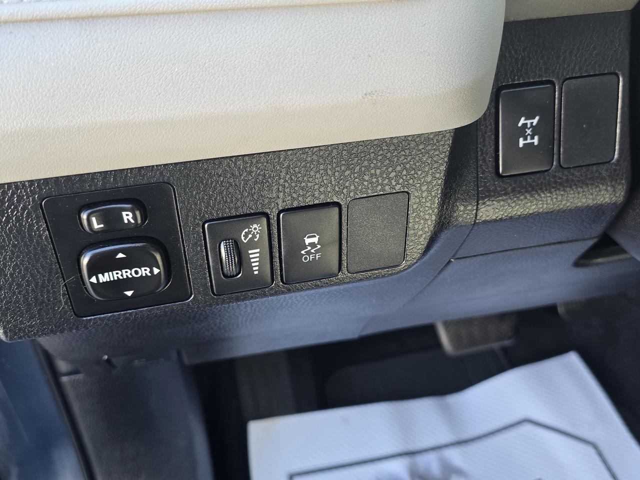 2014 Toyota RAV4 LE Photo