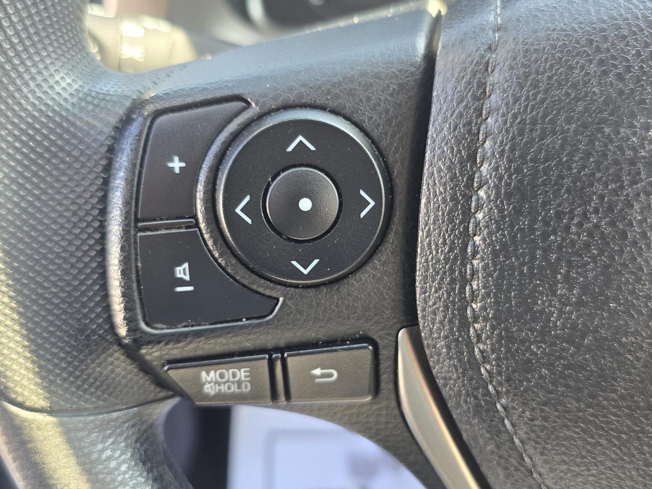 2014 Toyota RAV4 LE Photo