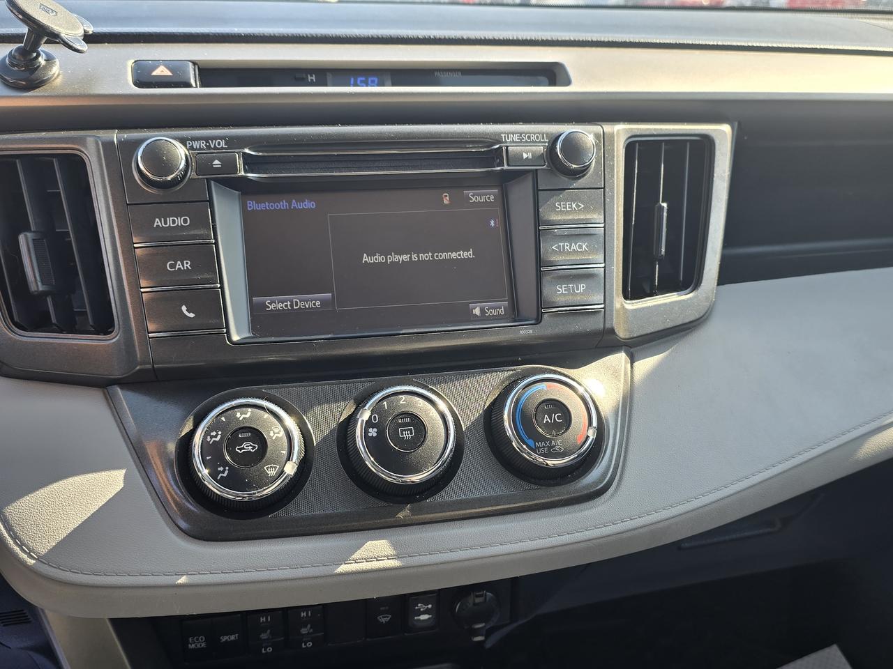 2014 Toyota RAV4 LE Photo