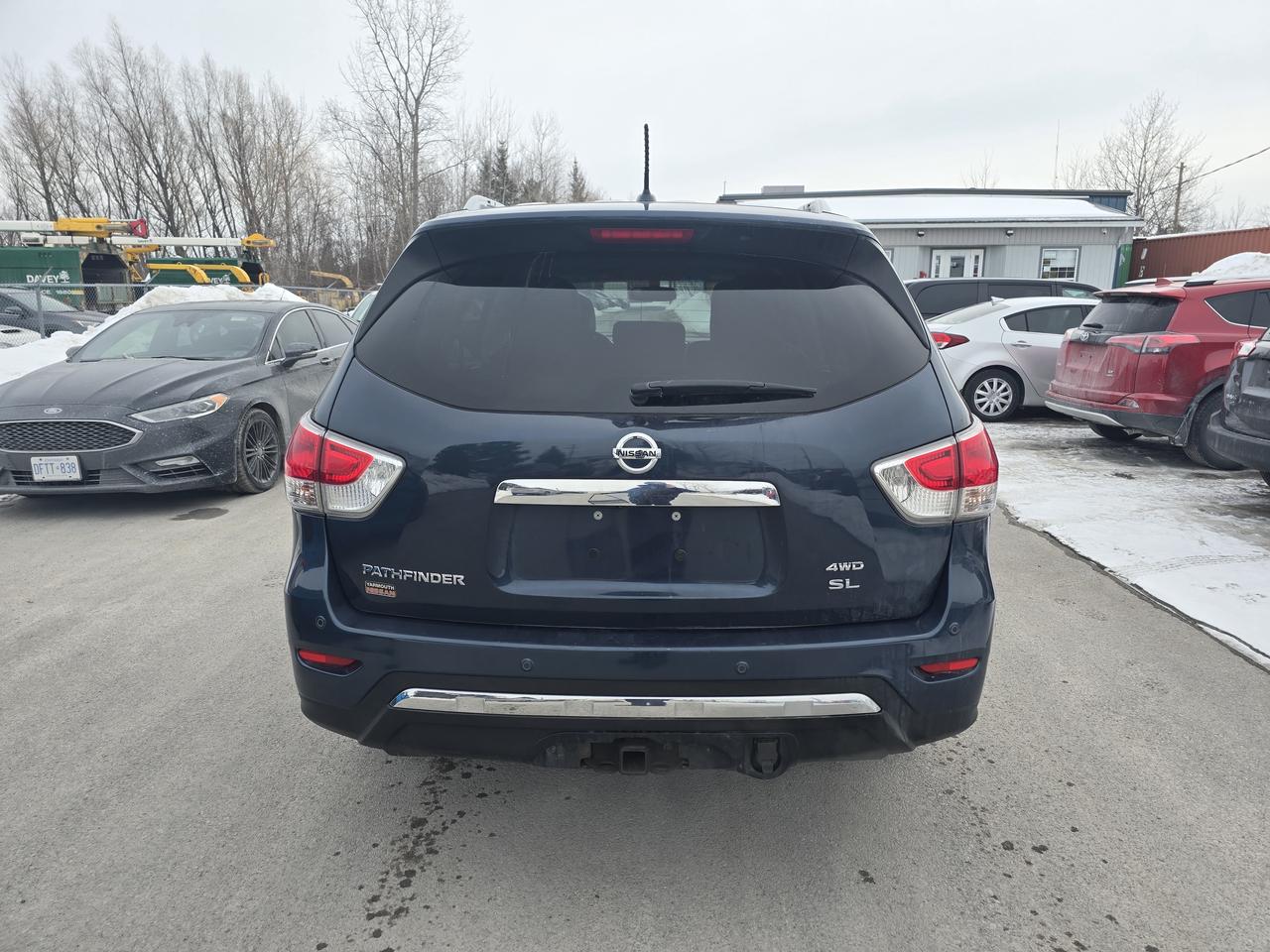 2016 Nissan Pathfinder SL Photo4