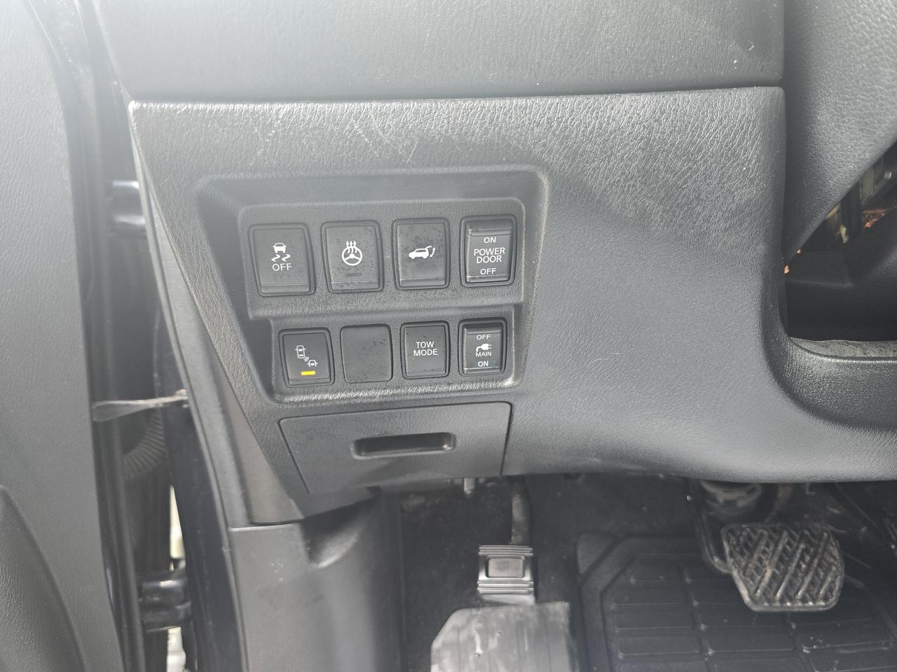 2016 Nissan Pathfinder SL Photo