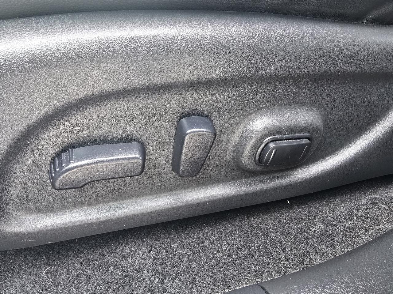 2016 Nissan Pathfinder SL Photo