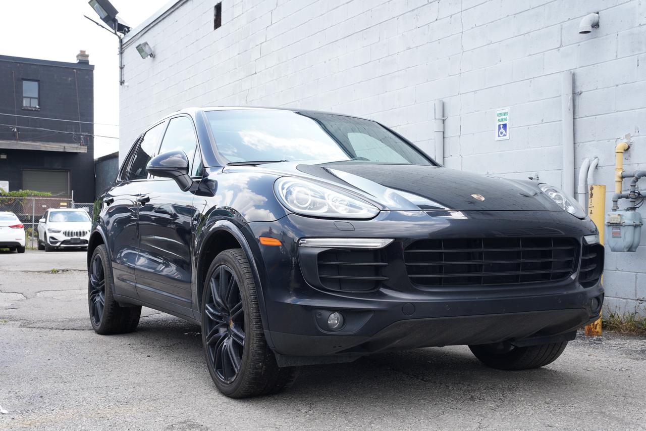 2018 Porsche Cayenne AWD/PREMIUM PKG/LOADED Photo