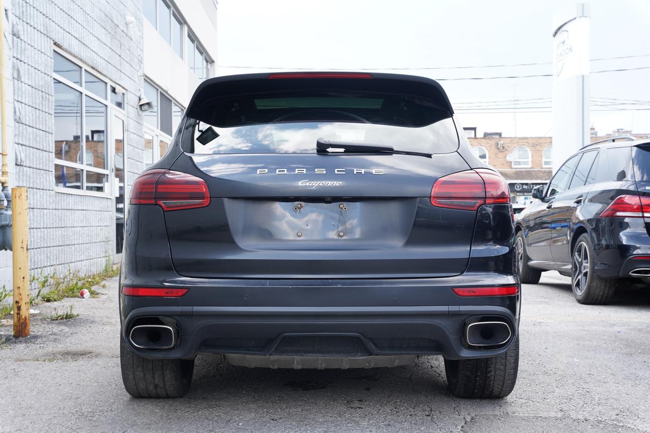 2018 Porsche Cayenne AWD/PREMIUM PKG/LOADED Photo