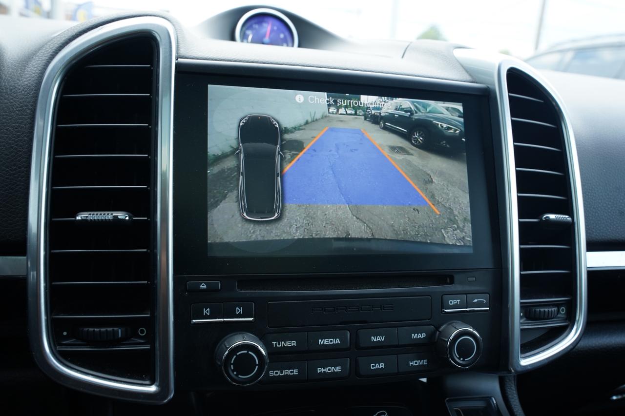 2018 Porsche Cayenne AWD/PREMIUM PKG/LOADED Photo