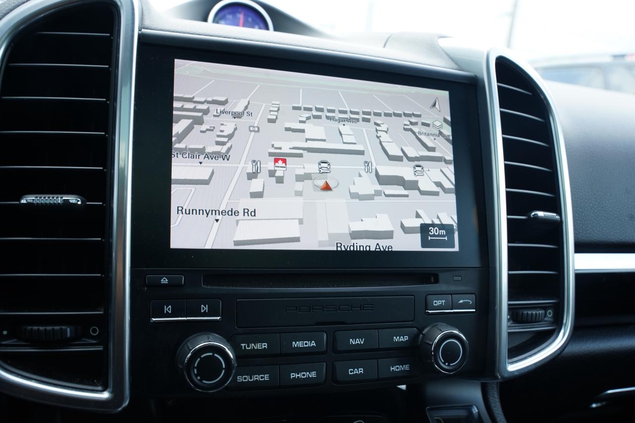 2018 Porsche Cayenne AWD/PREMIUM PKG/LOADED Photo