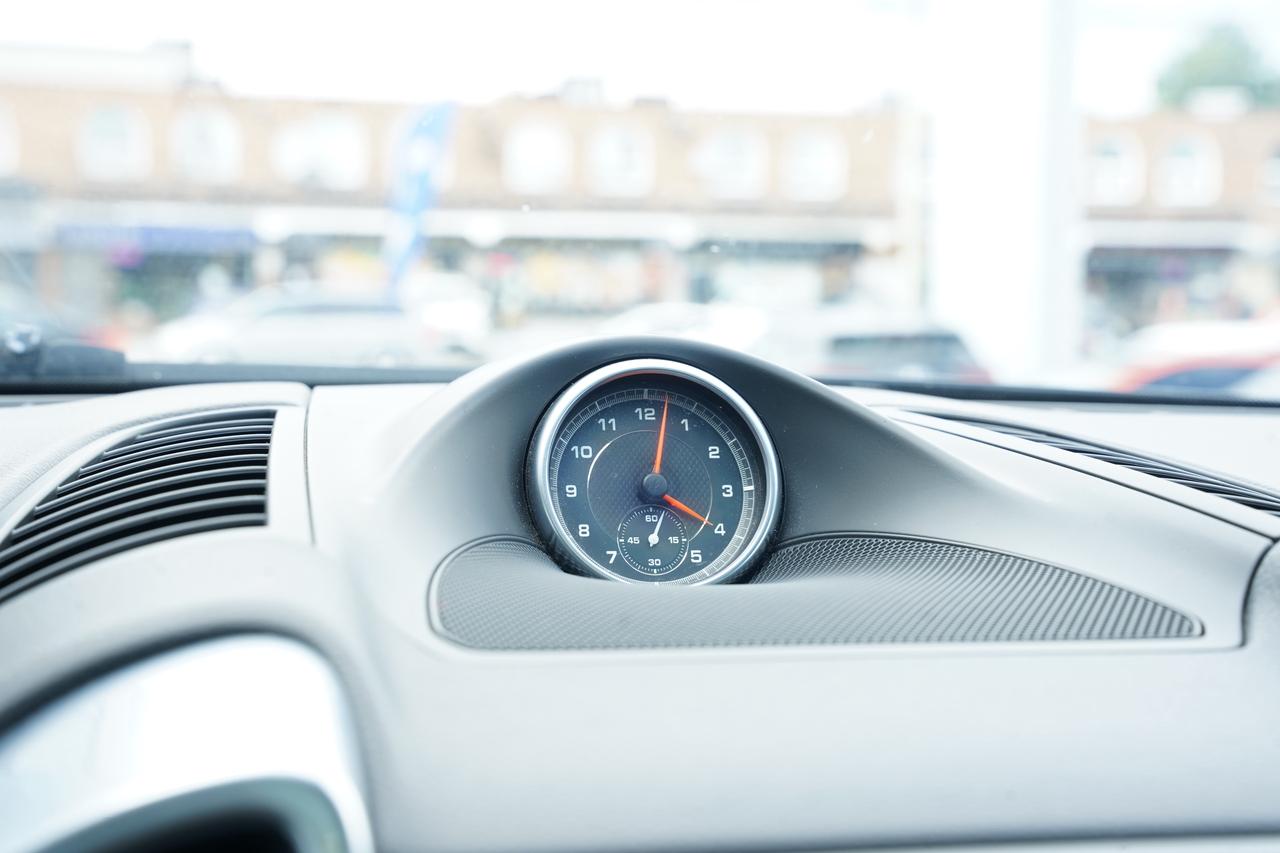 2018 Porsche Cayenne AWD/PREMIUM PKG/LOADED Photo