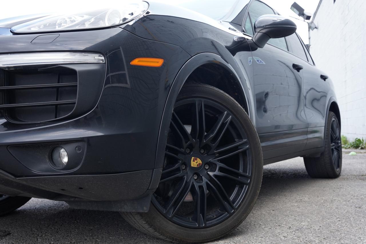 2018 Porsche Cayenne AWD/PREMIUM PKG/LOADED Photo