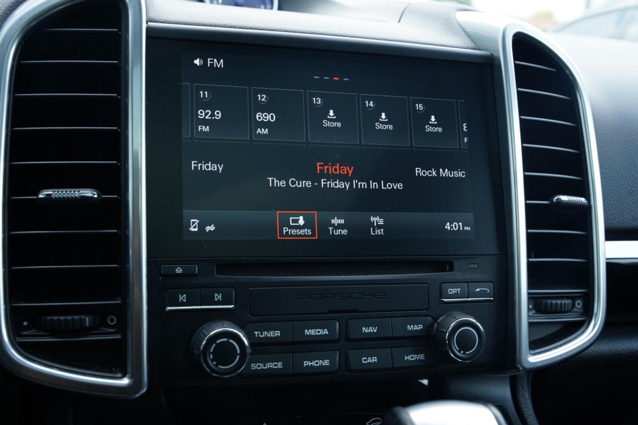 2018 Porsche Cayenne AWD/PREMIUM PKG/LOADED Photo