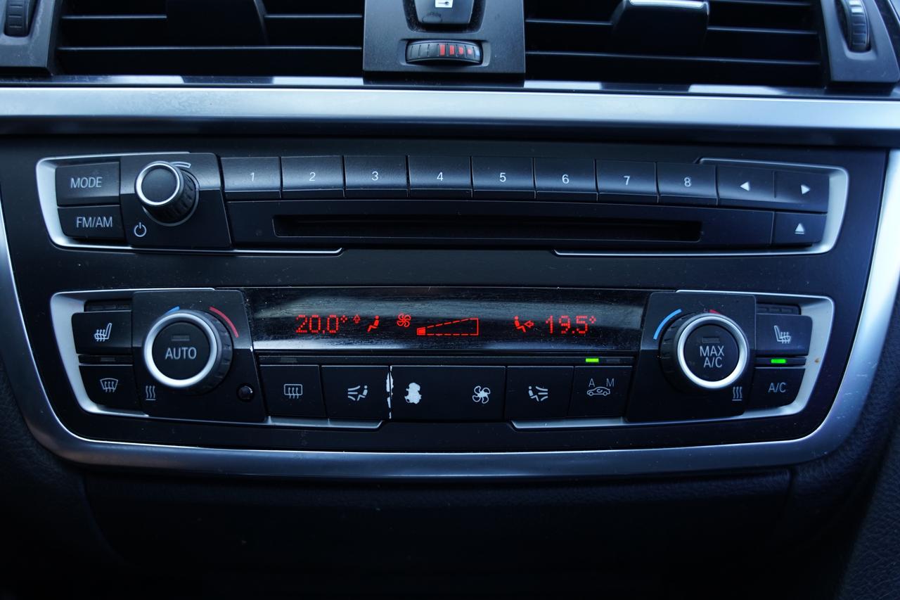 2015 BMW 3-Series 328i xDrive/NAV/ CAMERA/ LEATHER/ SUNROOF Photo