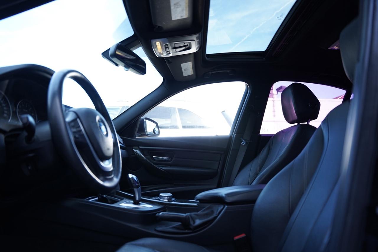 2015 BMW 3-Series 328i xDrive/NAV/ CAMERA/ LEATHER/ SUNROOF Photo
