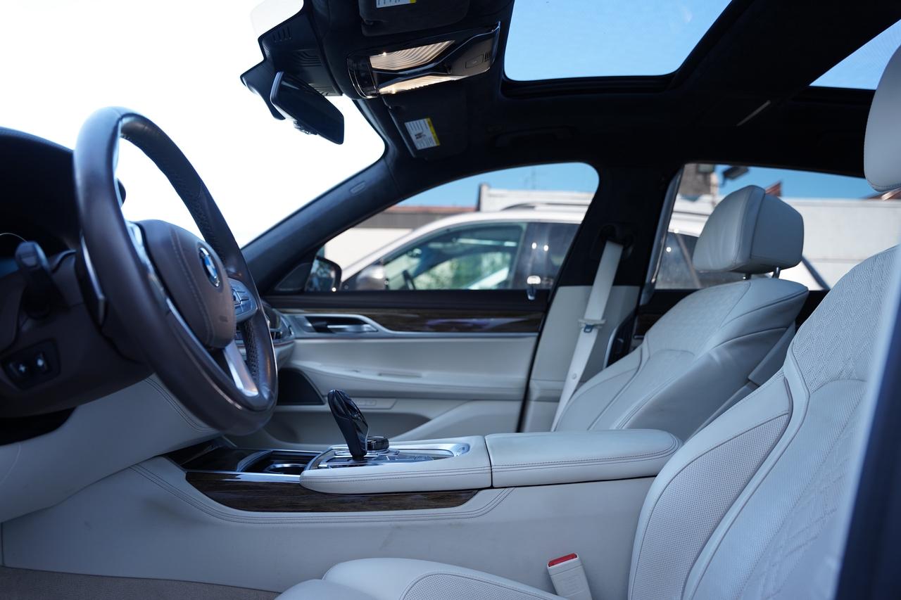 2019 BMW 7-Series 750Li Xdrive/ VACUUM DOOR/ PANOROOF/NO ACCIDENTS Photo