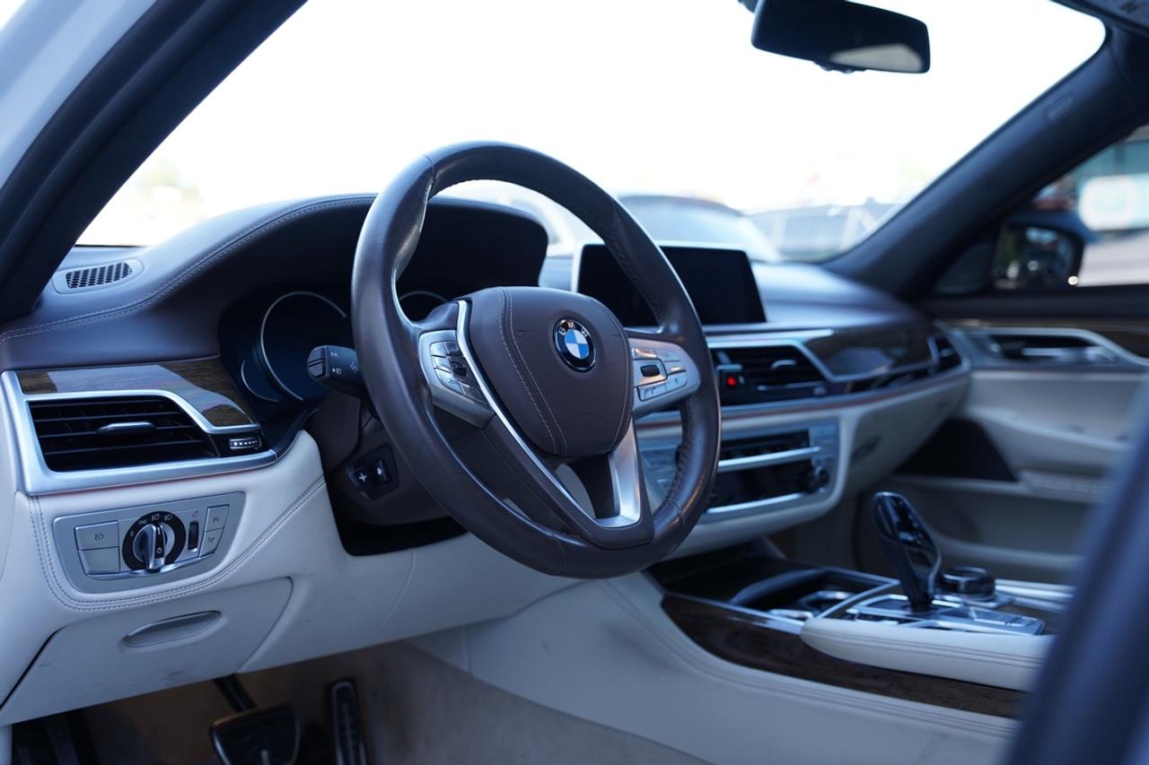 2019 BMW 7-Series 750Li Xdrive/ VACUUM DOOR/ PANOROOF/NO ACCIDENTS Photo