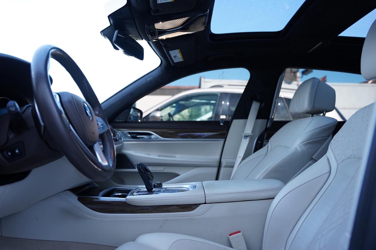 2019 BMW 7-Series 750Li Xdrive/ VACUUM DOOR/ PANOROOF/NO ACCIDENTS Photo