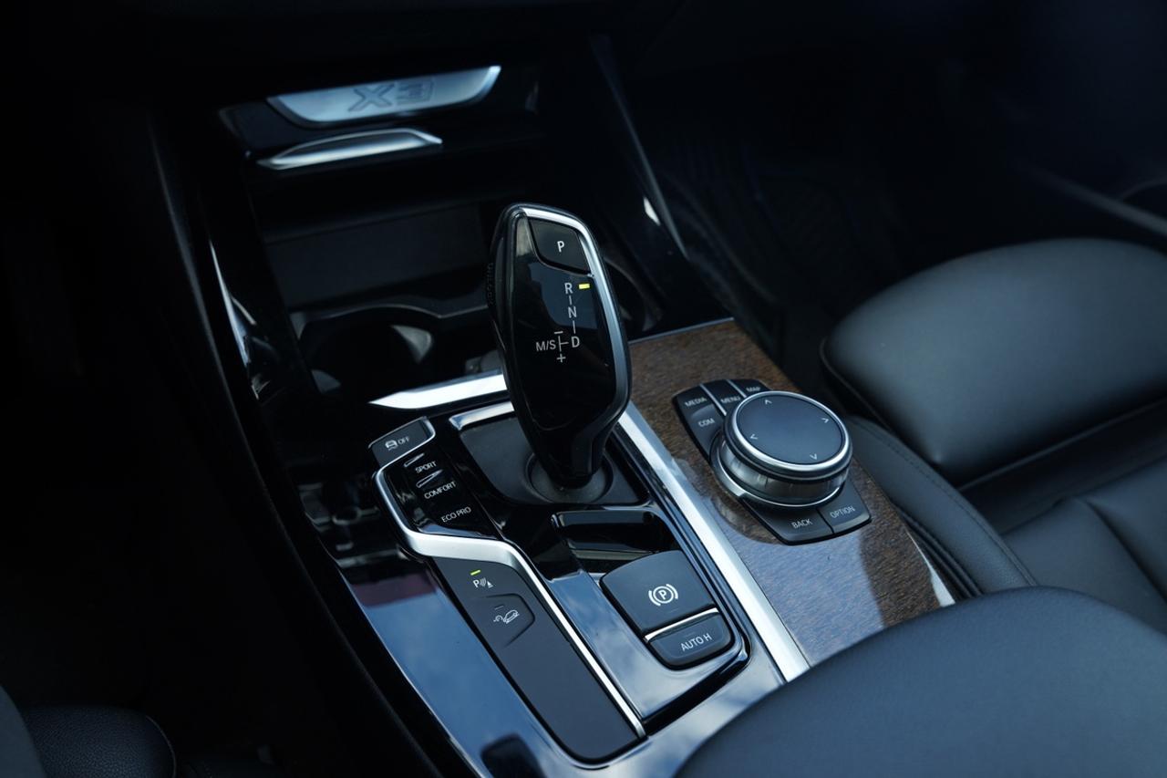 2019 BMW X3 xDrive30i/NO ACCIDENTS/ PANOROOF/ NAV/ CAMERA Photo