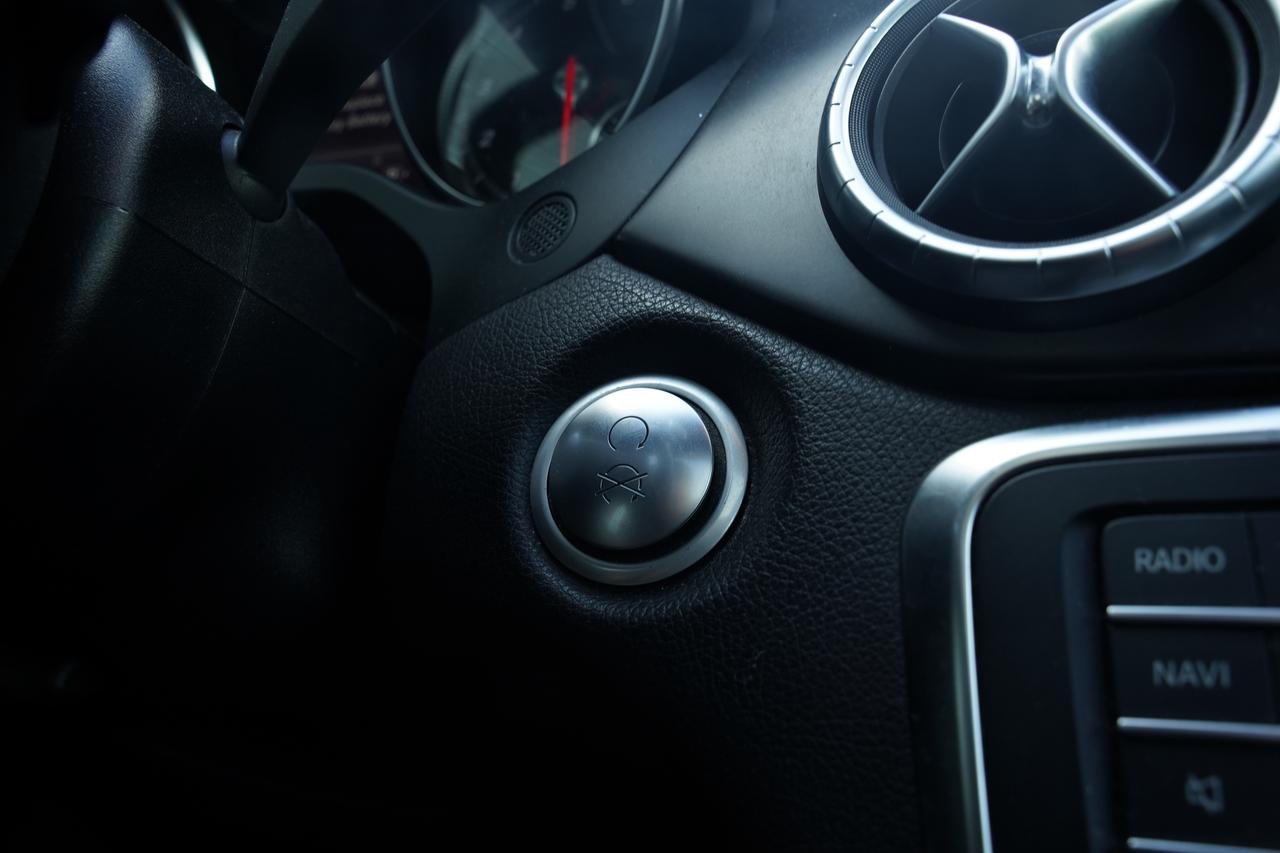 2018 Mercedes-Benz CLA-Class CLA250/AMG PKG/PANOROOF/ CAMERA/ NAV Photo