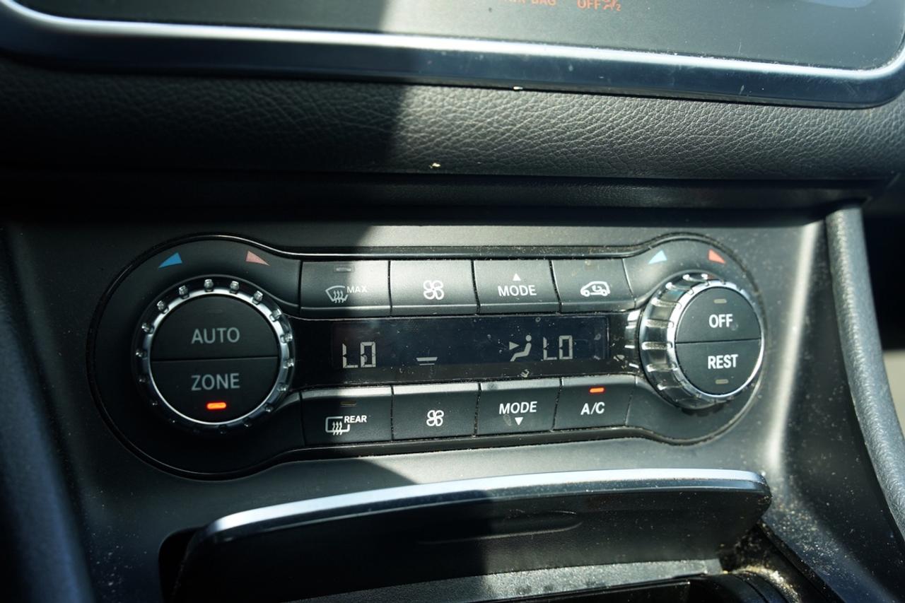 2018 Mercedes-Benz CLA-Class CLA250/AMG PKG/PANOROOF/ CAMERA/ NAV Photo