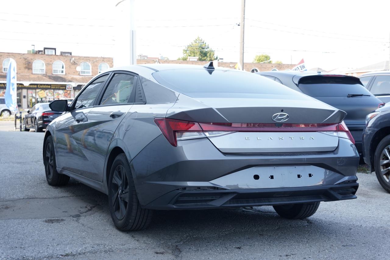 2023 Hyundai Elantra PREFERRED PKG/NO ACCIDENTS/APPLE CARPLAY Photo