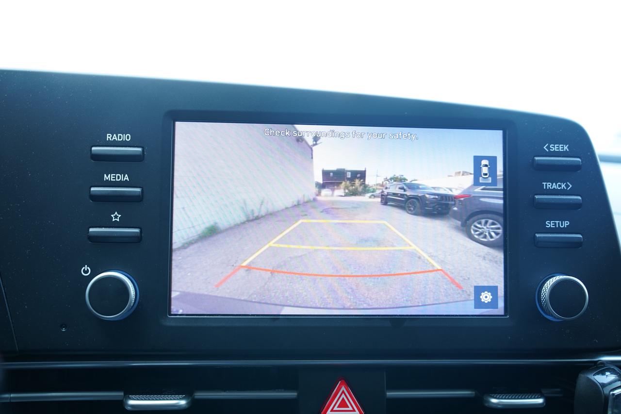 2023 Hyundai Elantra PREFERRED PKG/NO ACCIDENTS/APPLE CARPLAY Photo