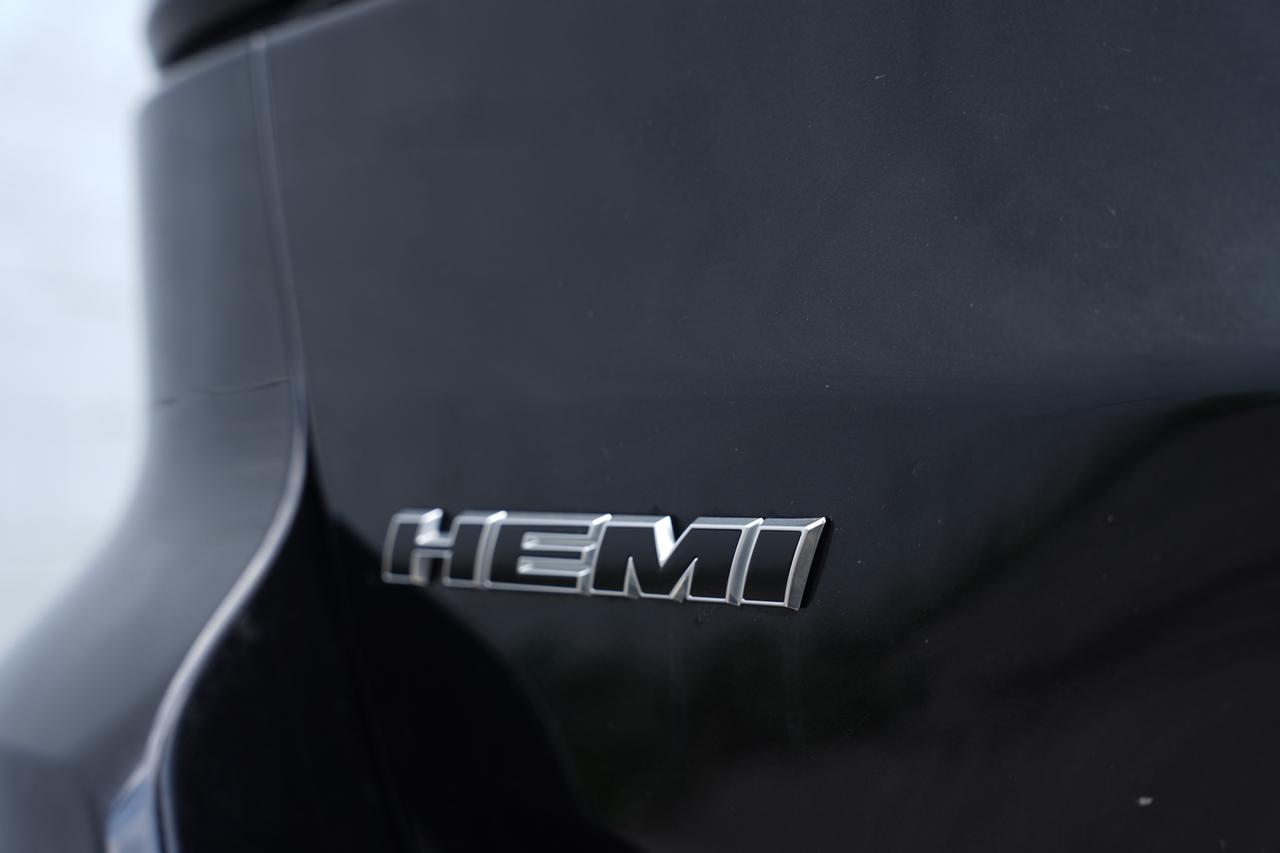 2014 Jeep Grand Cherokee Overland/4WD/SUNROOF/ CAMERA/ BLUETOOTH Photo