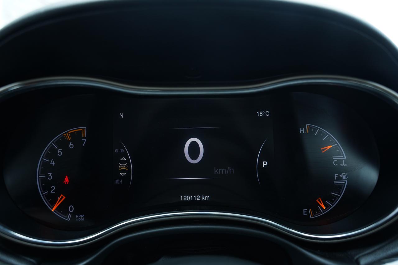 2014 Jeep Grand Cherokee Overland/4WD/SUNROOF/ CAMERA/ BLUETOOTH Photo