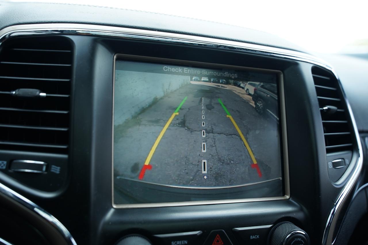 2014 Jeep Grand Cherokee Overland/4WD/SUNROOF/ CAMERA/ BLUETOOTH Photo