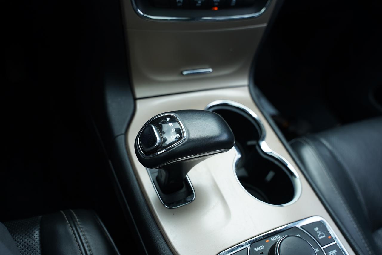 2014 Jeep Grand Cherokee Overland/4WD/SUNROOF/ CAMERA/ BLUETOOTH Photo