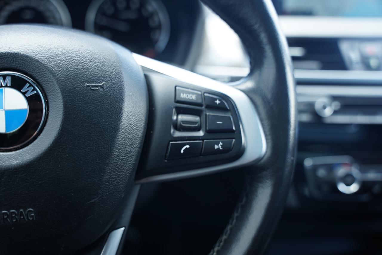 2020 BMW X1 xDrive28i/ NO ACCIDENTS/ PANOROOF/ CAMERA/ NAV Photo