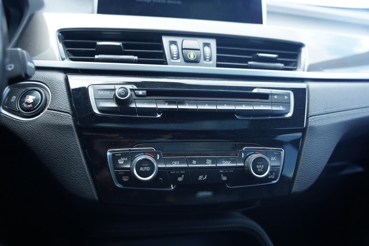 2020 BMW X1 xDrive28i/ NO ACCIDENTS/ PANOROOF/ CAMERA/ NAV Photo