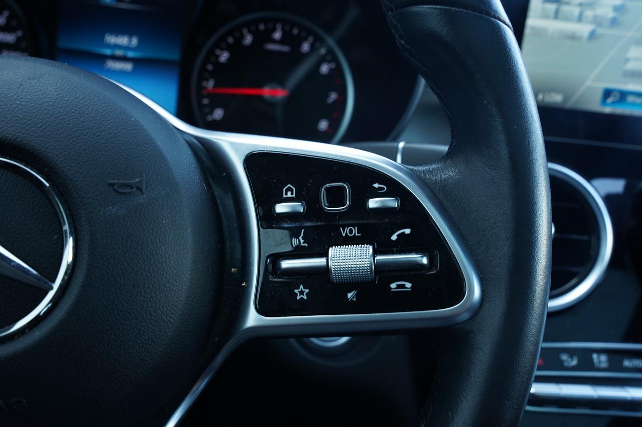 2022 Mercedes-Benz GLC-Class 300/4MATIC/ NAV/ PANOROOF/CAMERA/ BLUETOOTH Photo