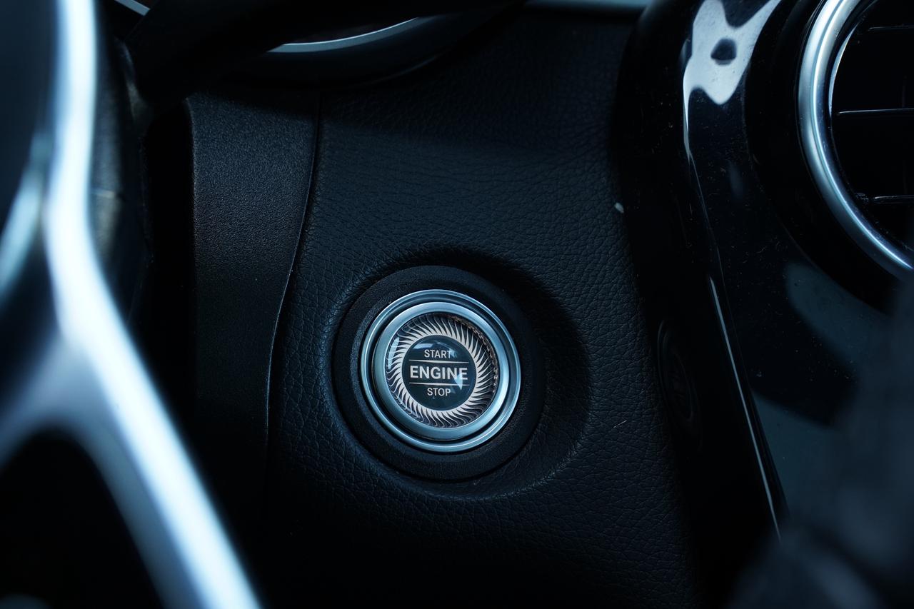 2022 Mercedes-Benz GLC-Class 300/4MATIC/ NAV/ PANOROOF/CAMERA/ BLUETOOTH Photo